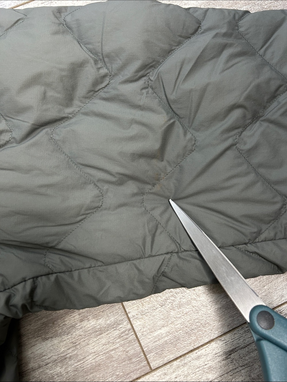Uniqlo Ultra Light Down Quilted Jacket in Gray/Green - Picture 13 of 13